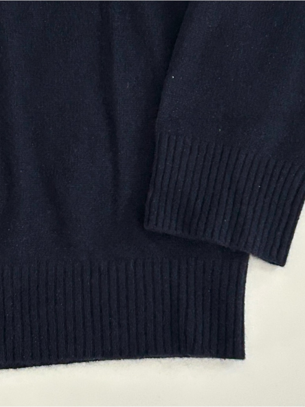 Qi Cashmere Turtleneck Sweater - Size L - Mens - Picture 5 of 12